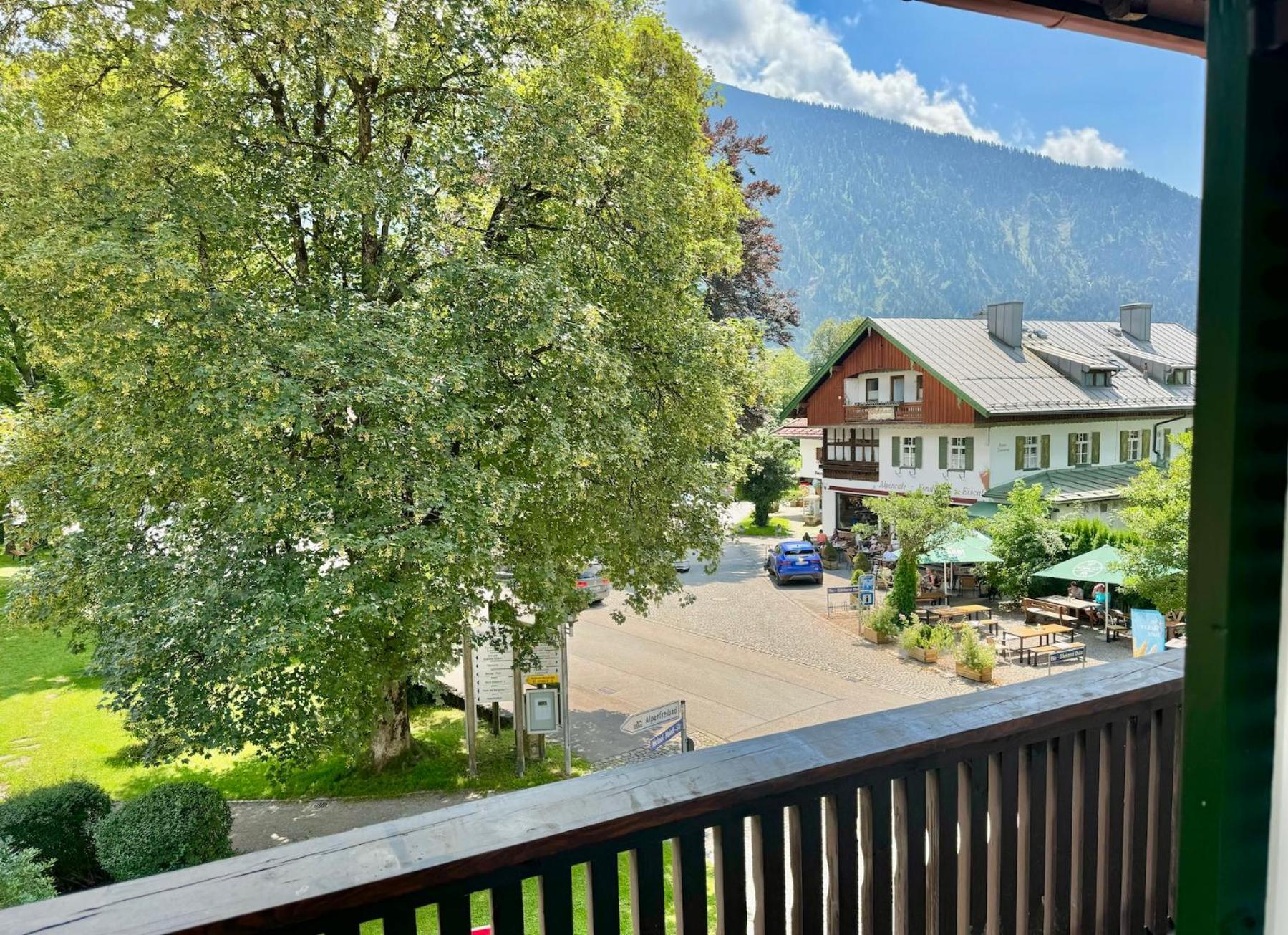 Königslinde 3*